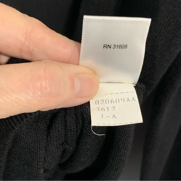 Jos A. Bank Traveler black 1/4 zip merino wool mock turtleneck sweater. Size L - Picture 9 of 10